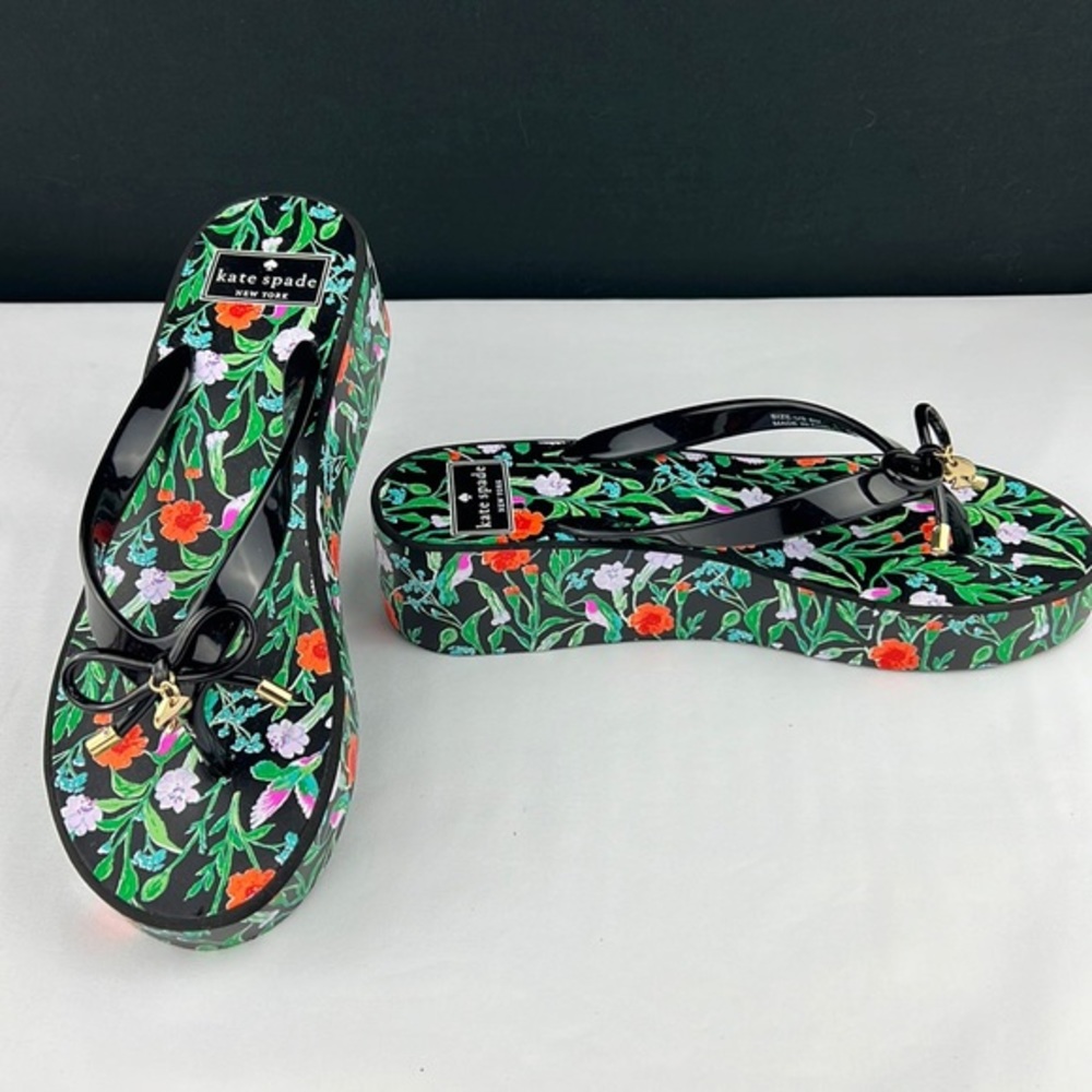 Kate Spade ’Wild Flowers’ Platform Flip Flop. SZ: 8. NWOT.